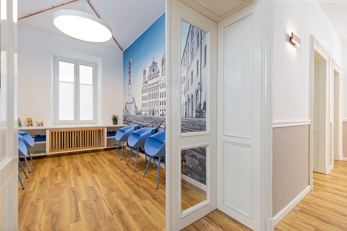 Wartezimmer der Zahnarztpraxis Zahnerhaltung Schneid & Schneid in Augsburg