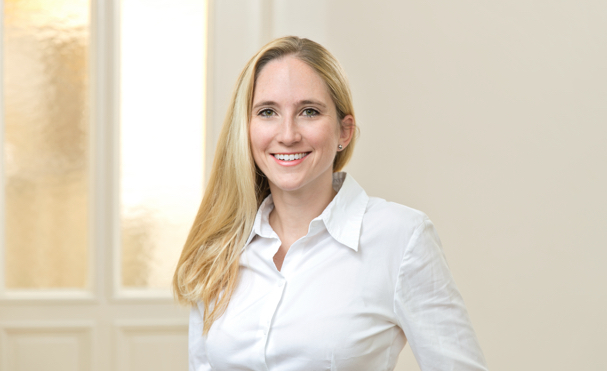 Dr. Kristina Schneid, Ärztin bei der Zahnerhaltung Schneid & Schneid in Augsburg